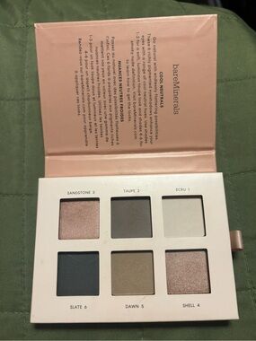 bareMinerals Mineralist Ultrananatural Compact - cool neutrals